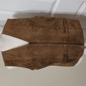 Great Northwest 100% Leather Vest.Excellent Condition..like new Size L
